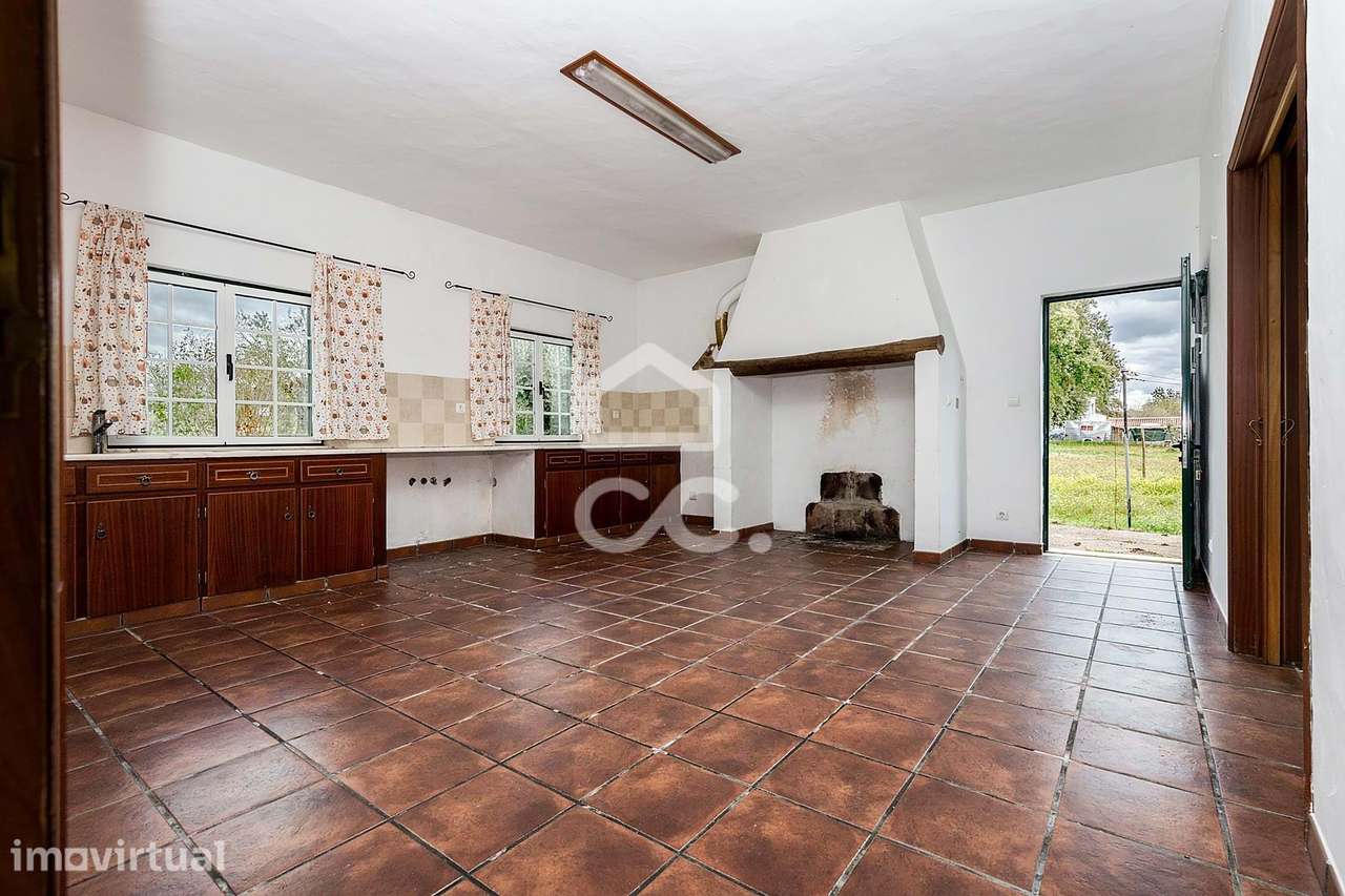 Quinta de 0,7 ha com Moradia T4 e Anexos | Azaruja, Évora - Grande imagem: 4/60