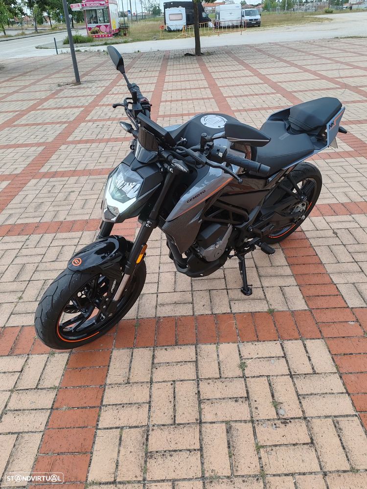 CF Moto 300NK - 1