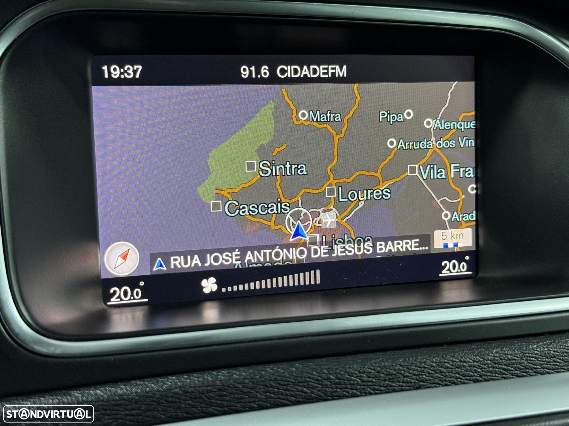 Volvo V40 2.0 D2 R-Design - 33