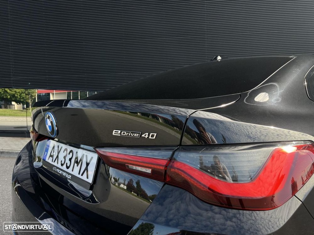 BMW i4 eDrive40 Pack Desportivo M - 24
