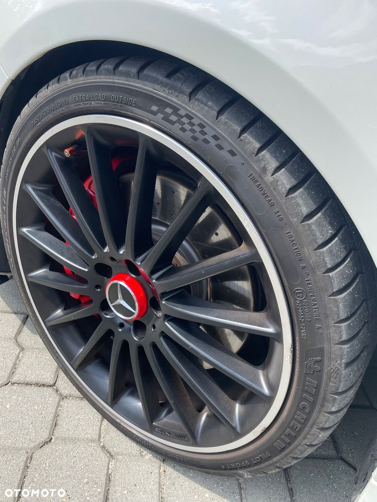 Mercedes-Benz CLA - 16