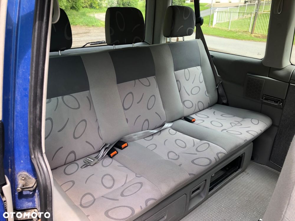 Volkswagen Multivan - 7