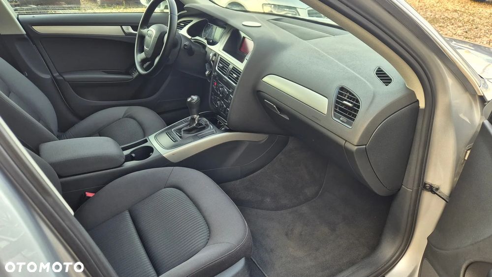 Audi A4 Avant 1.8 TFSI Ambiente - 16