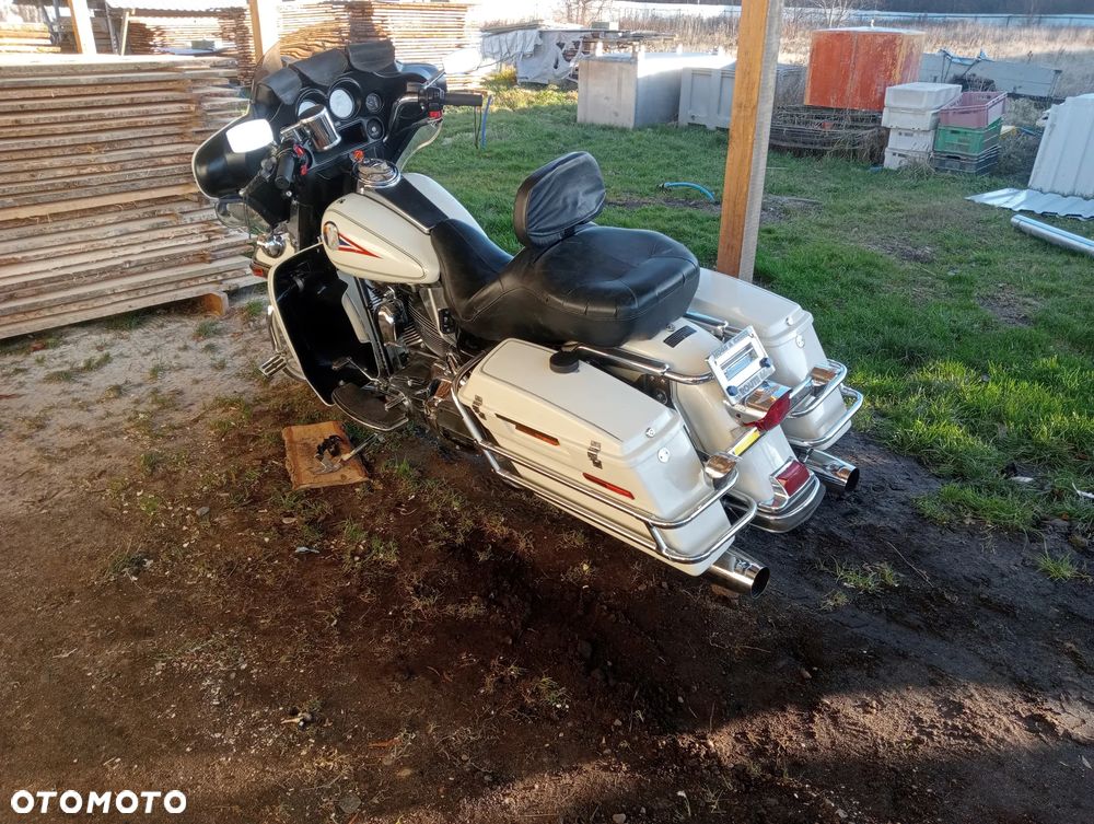 Harley-Davidson FLHT Electra Glide Standard - 21