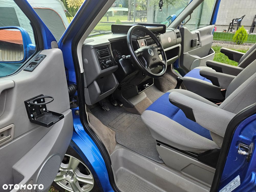 Volkswagen Multivan - 10