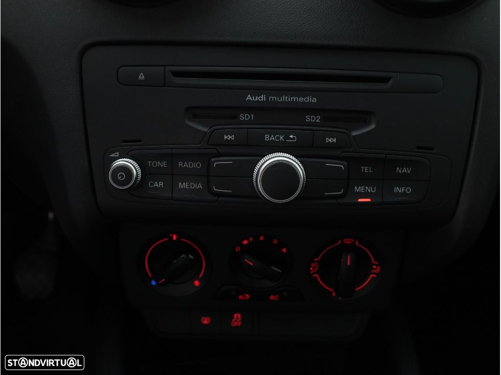 Audi A1 Sportback 1.6 TDI S-line - 33