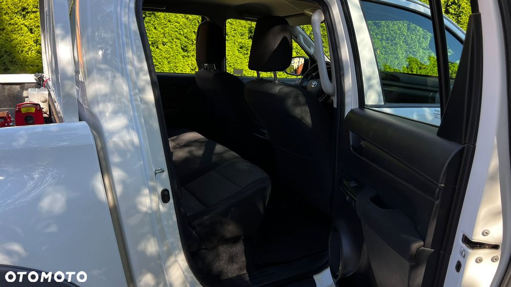 Toyota Hilux 2.4 D-4D Double Cab DLX 4x4 - 4