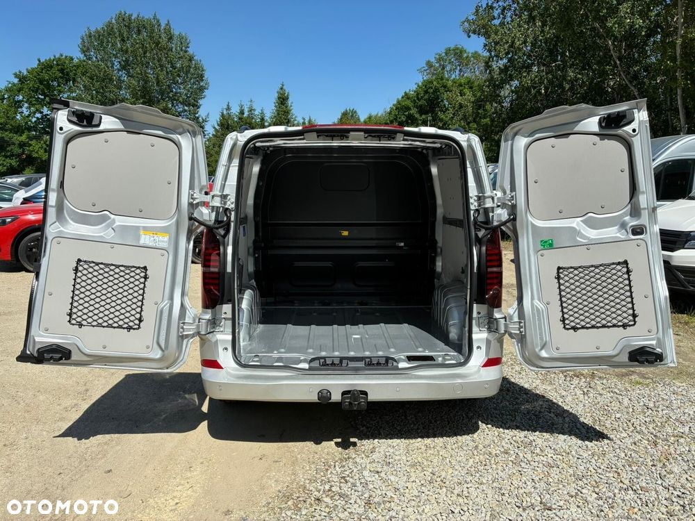 Volkswagen Transporter T7 Furgon PLUS 4MOTION/6 osob./AUTOMAT 2,0 TDI 170 KM r. o. 3500 mm - 12
