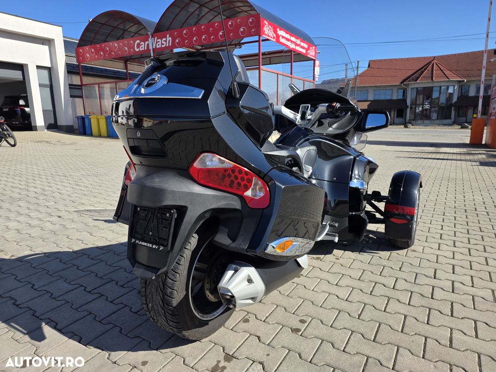Can-Am Spyder - 5