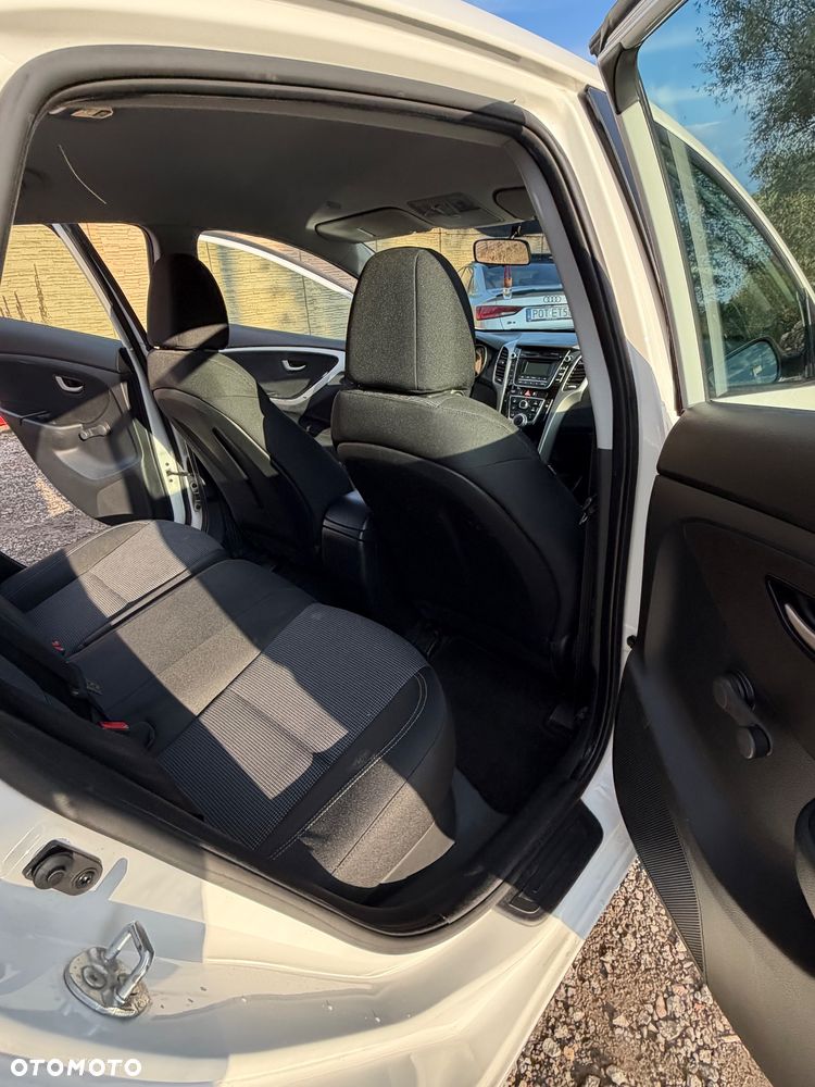 Hyundai i30 1.6 Classic + - 12