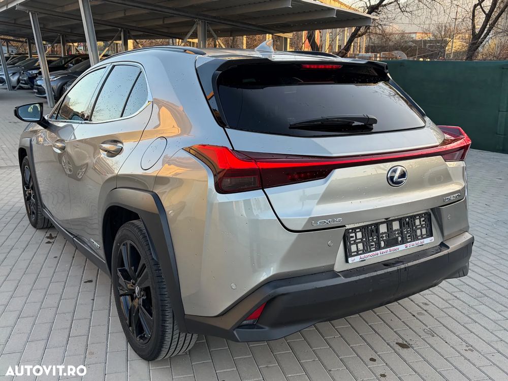 Lexus UX - 9