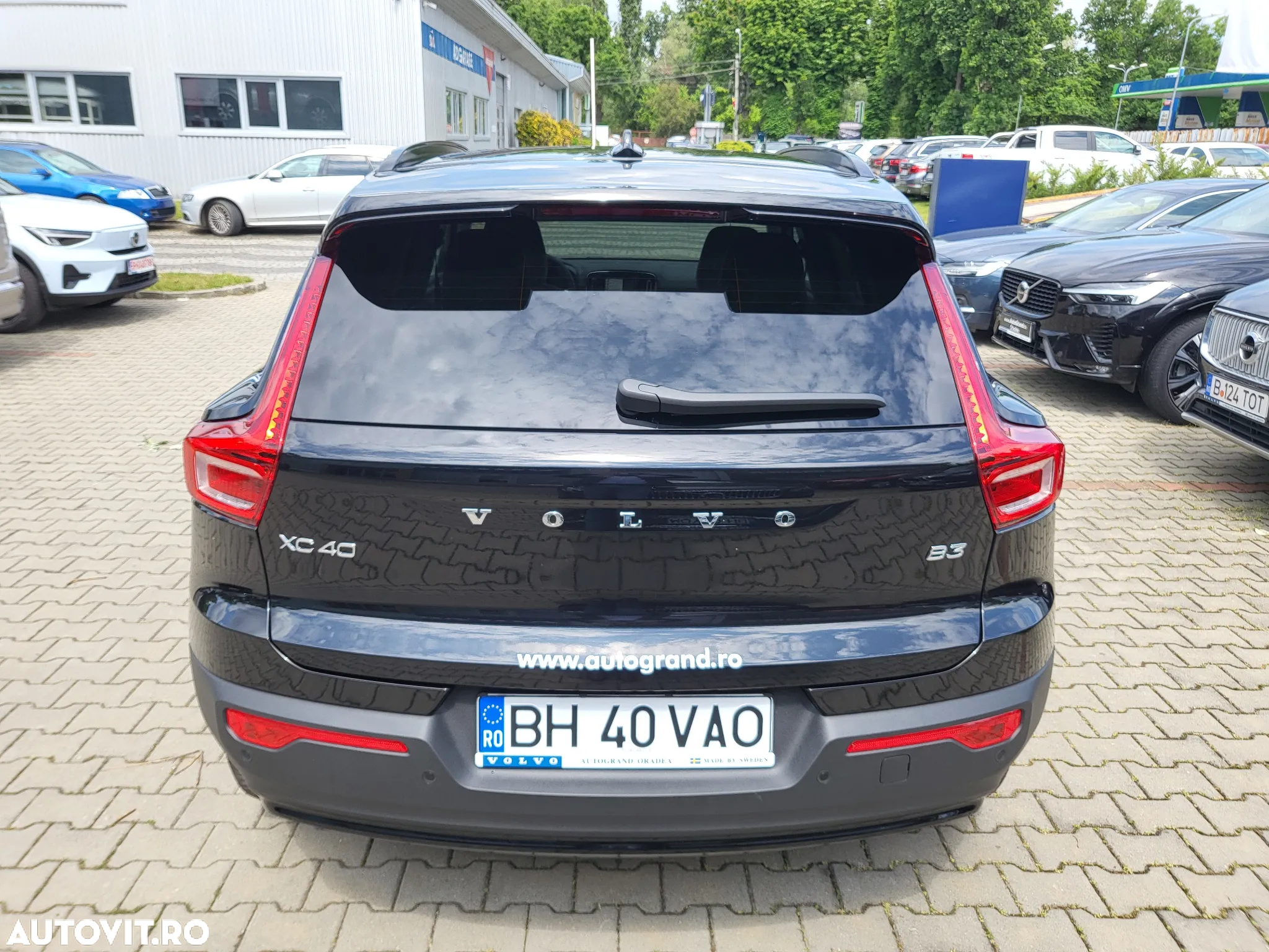 Volvo XC 40 B3 AT FWD MHEV Plus Dark - 12