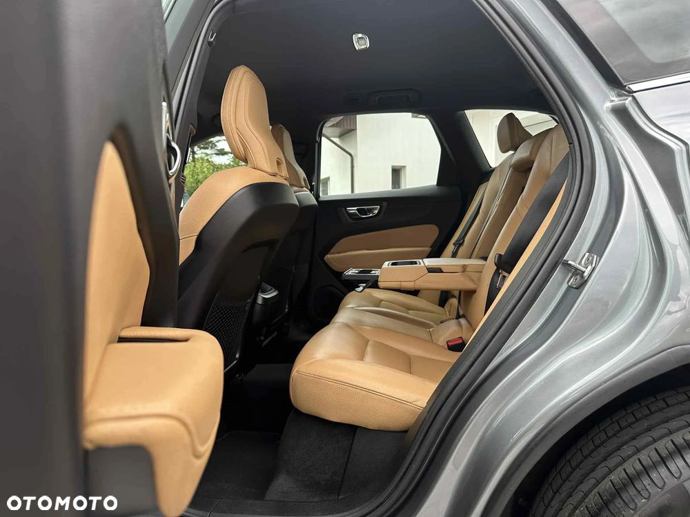 Volvo XC 60 B5 D AWD Inscription - 27