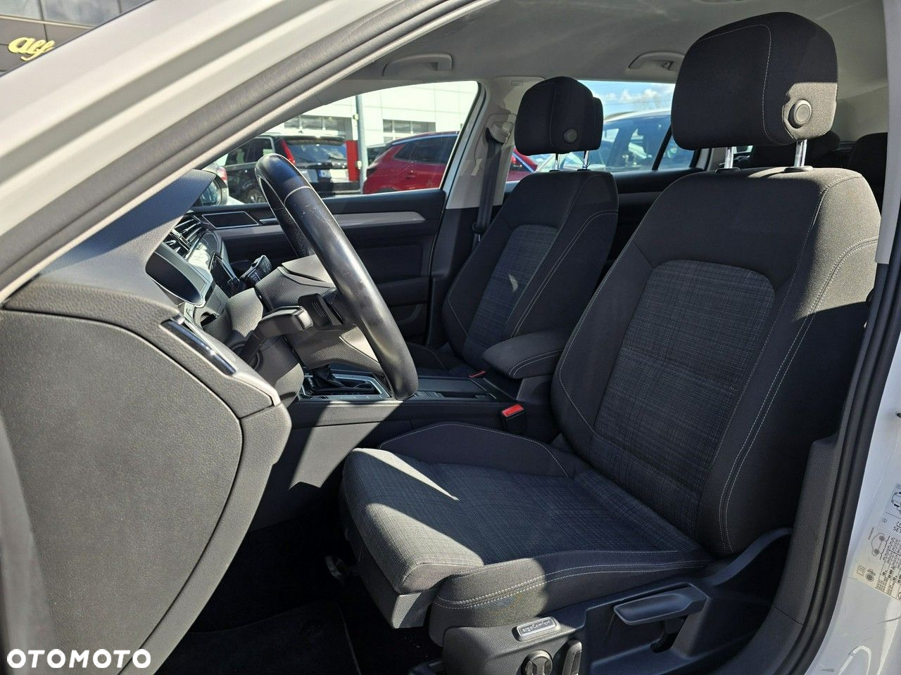 Volkswagen Passat - 16