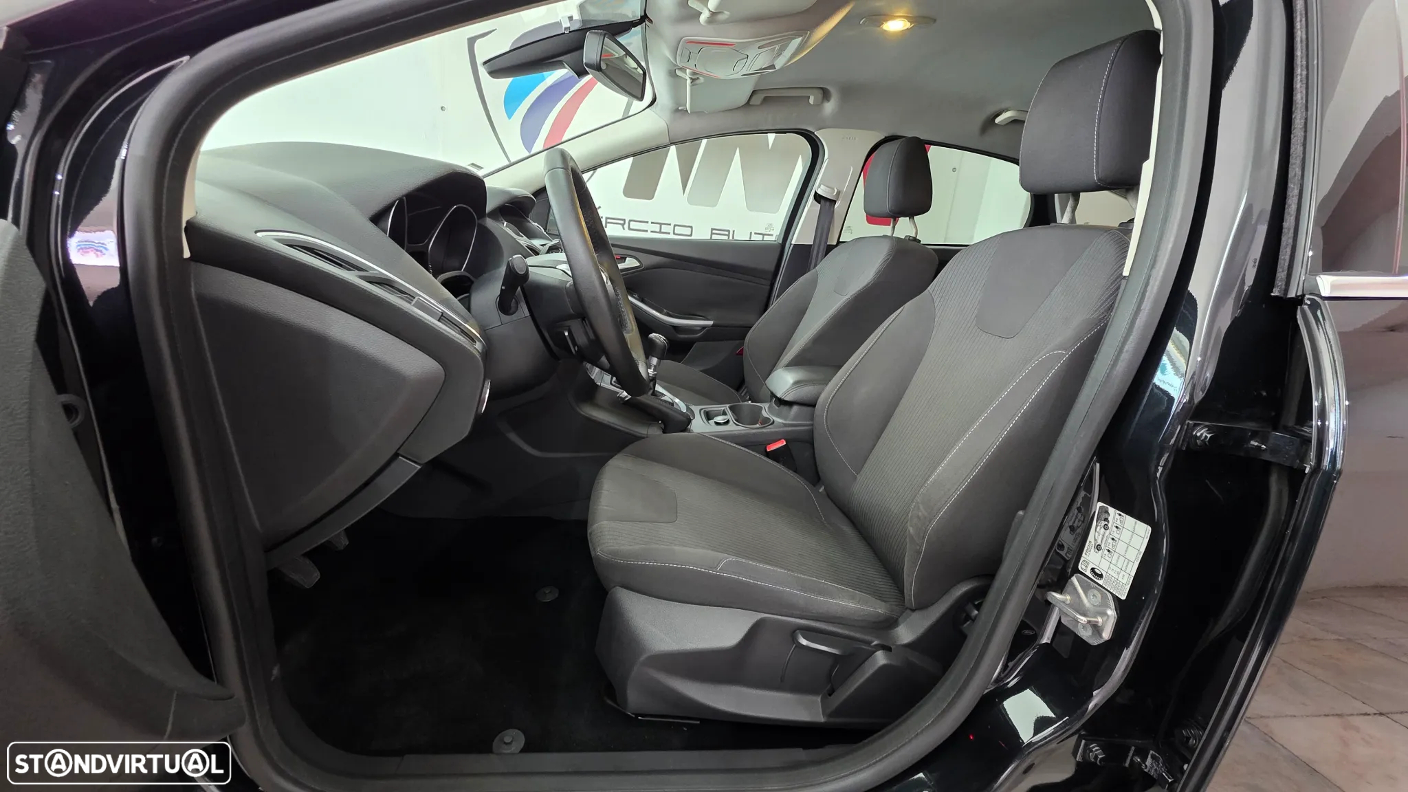 Ford Focus 1.0 SCTi Titanium - 19