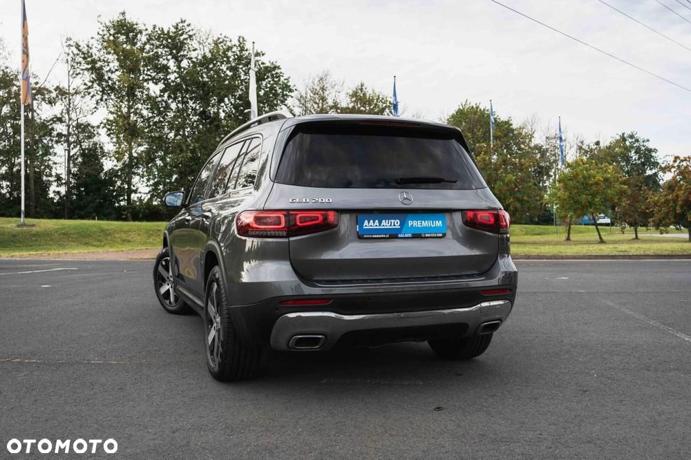 Mercedes-Benz GLB - 13