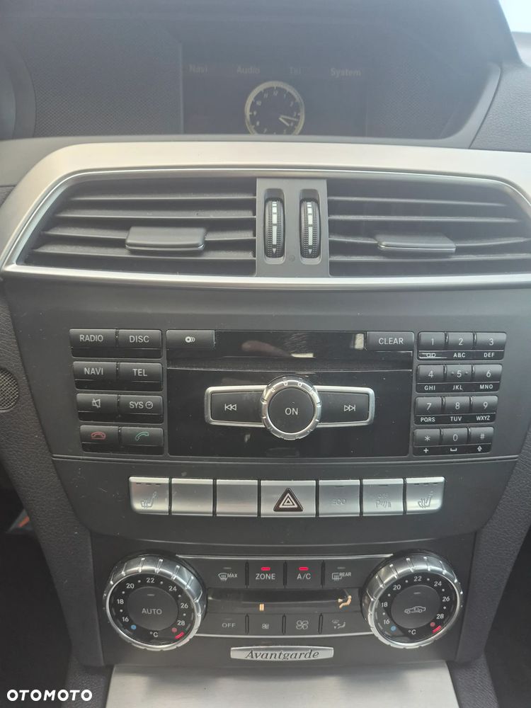 Mercedes-Benz Klasa C 180 BlueEFFICIENCY Avantgarde - 9