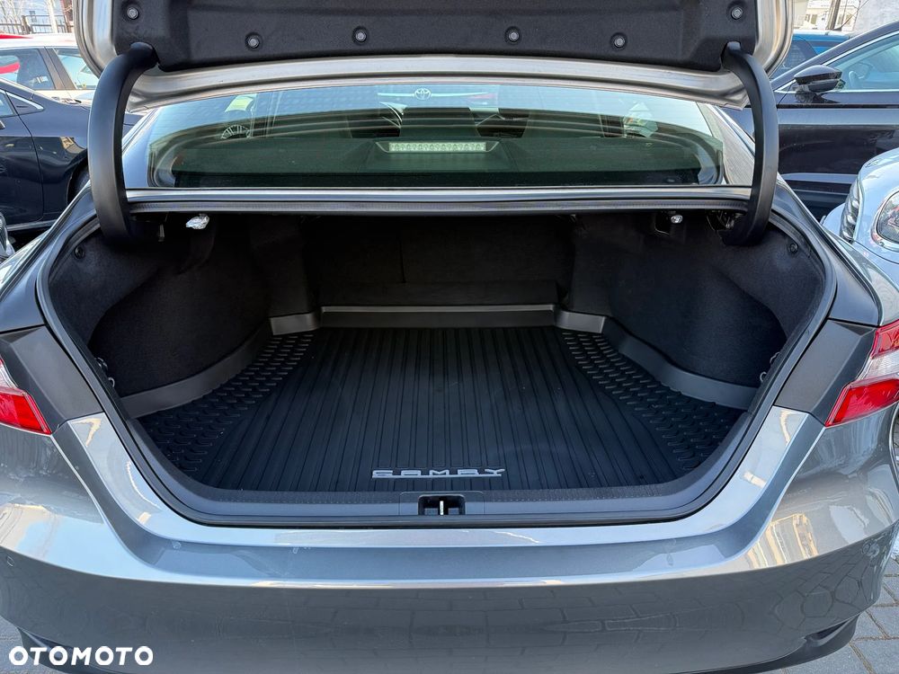 Toyota Camry 2.5 Hybrid Comfort CVT - 18