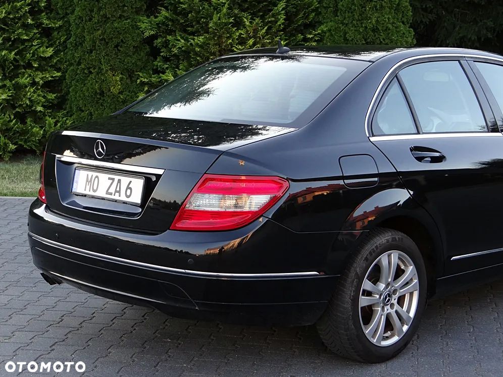 Mercedes-Benz Klasa C 180 Avantgarde Edition - 21