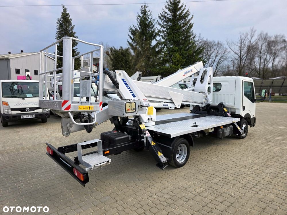 Nissan Cabstar / Multitel HX195 - 7