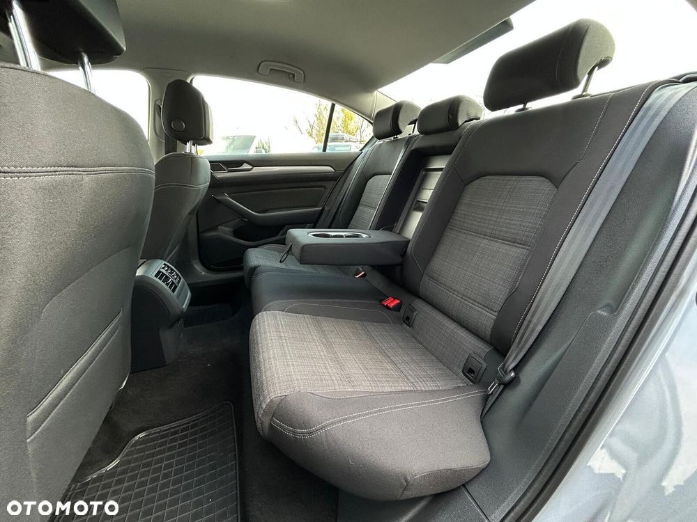 Volkswagen Passat 2.0 TSI Business DSG - 19