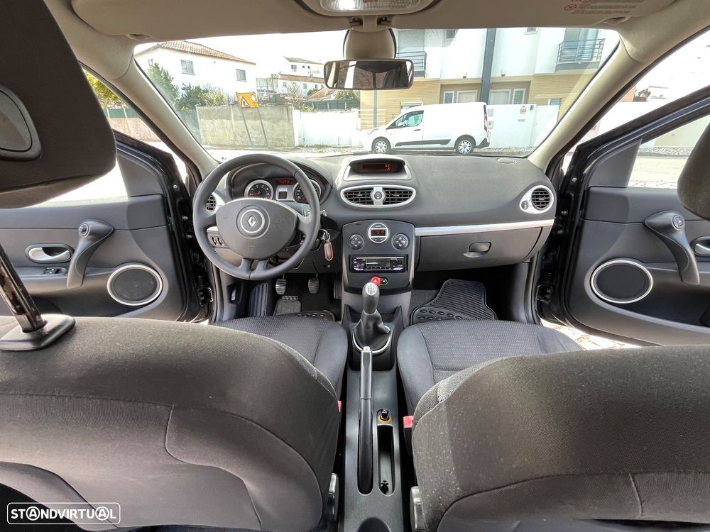 Renault Clio 1.2 16V Dynamique - 12