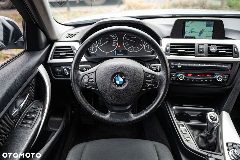 BMW Seria 3 318d DPF - 17