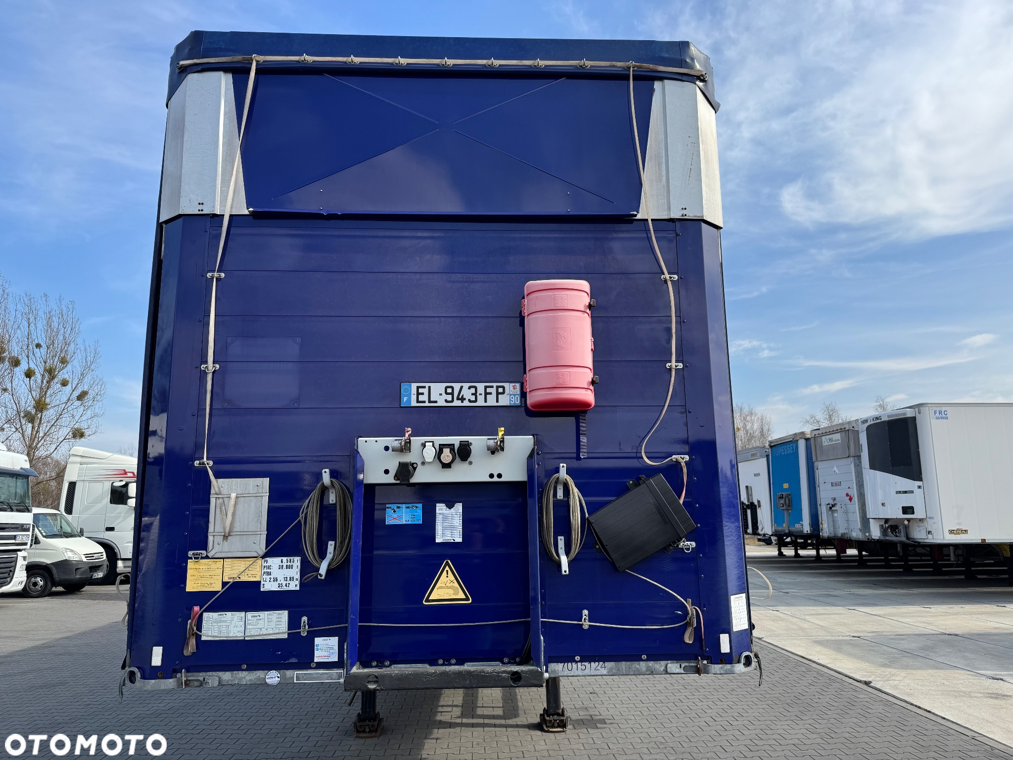 Schmitz Cargobull FIRANKA VARIOS MAŁO UŻYWANA - 2