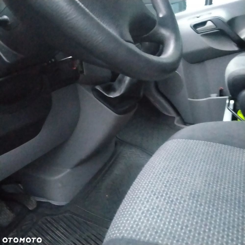 Mercedes-Benz Sprinter - 10