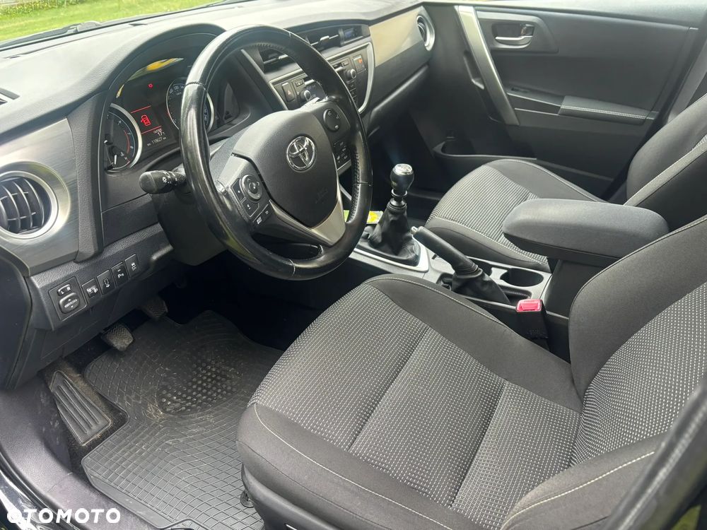Toyota Auris 1.6 Premium Comfort - 11