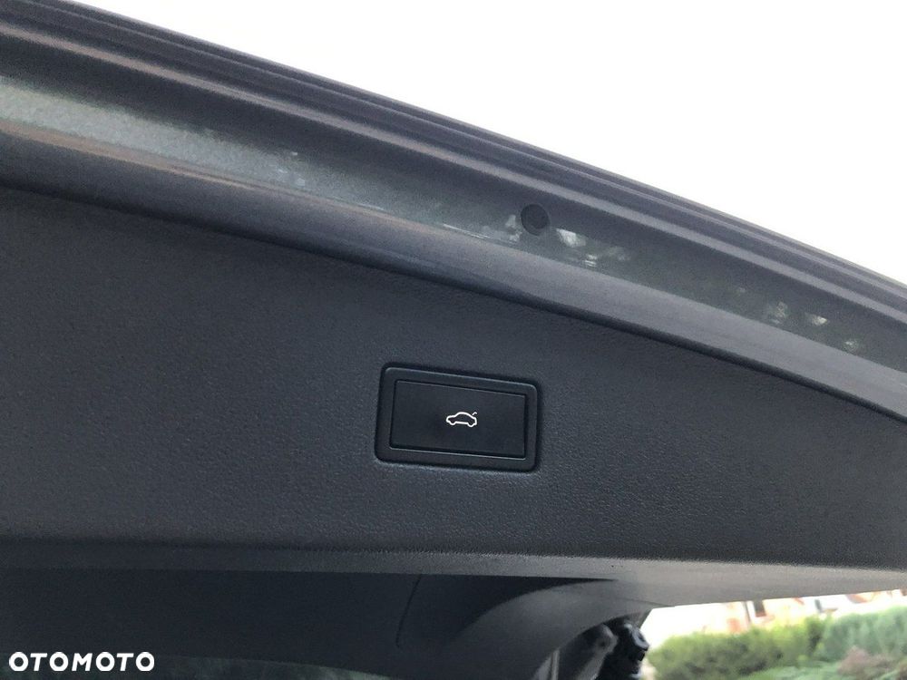 Volkswagen Tiguan Allspace - 16