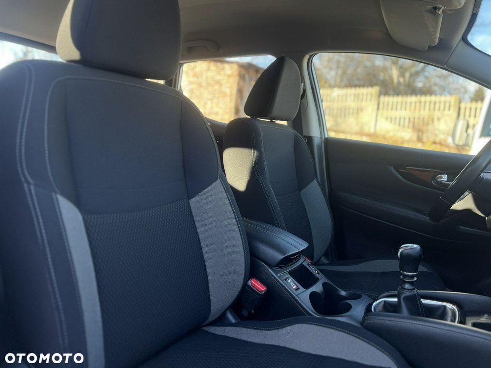 Nissan Qashqai 1.3 DIG-T N-Connecta EU6d - 29