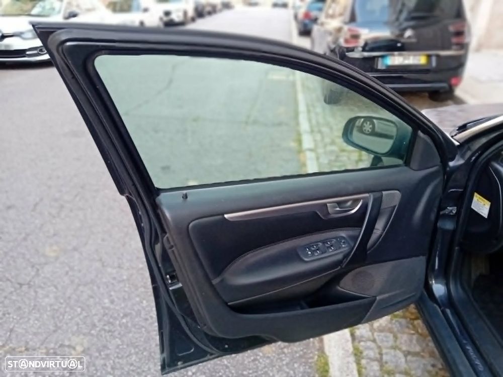 Volvo S60 2.4 D5 - 10