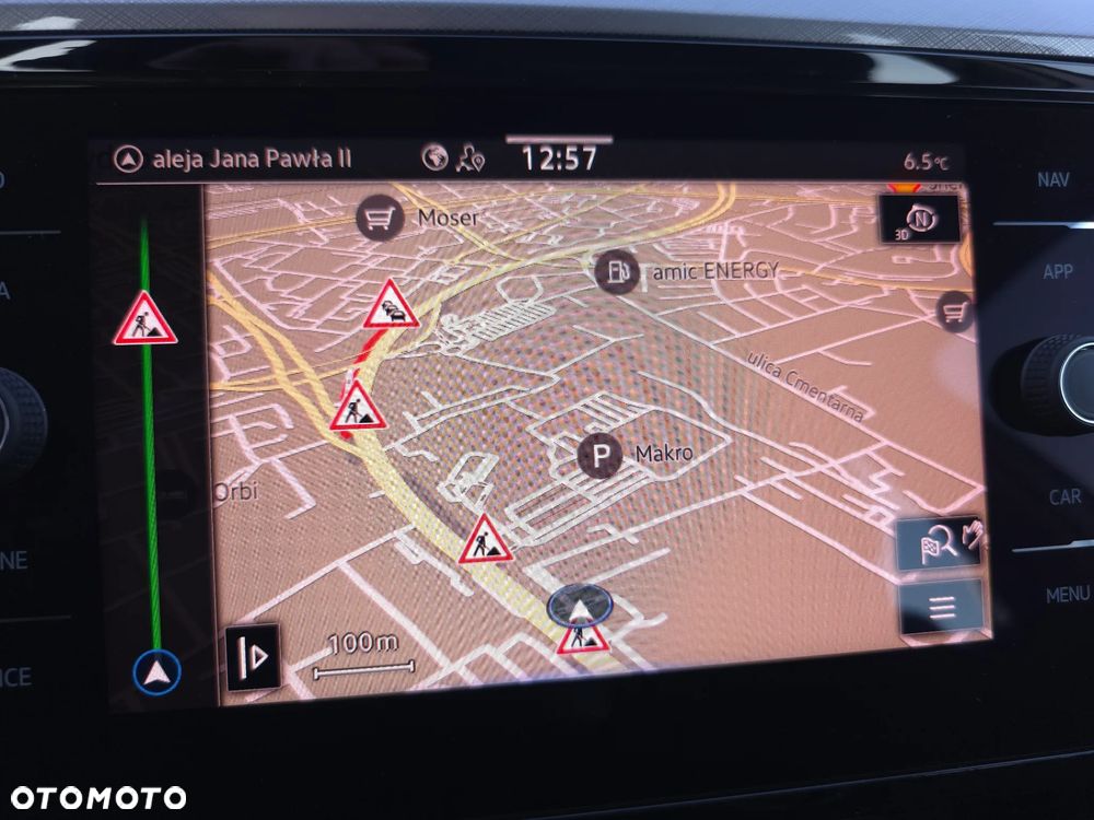 Volkswagen Passat - 32