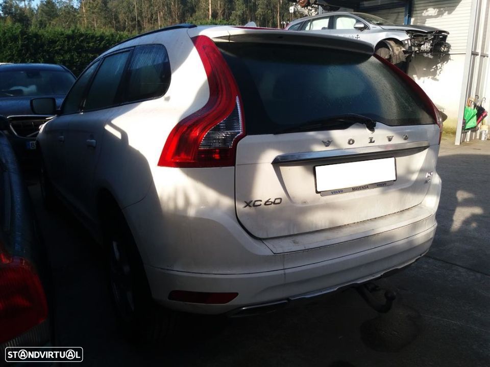 Volvo XC60 2.4 D4 AWD 4X4  (181CV) de 2014 _ Peças Usadas (6611) - 4