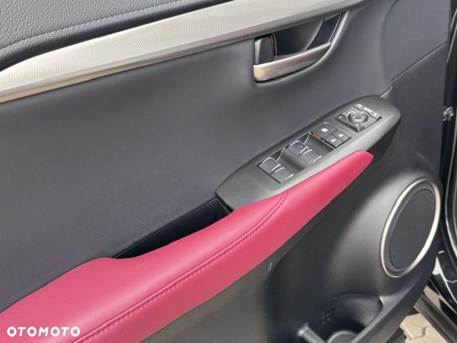 Lexus NX 300h F Impression AWD - 24
