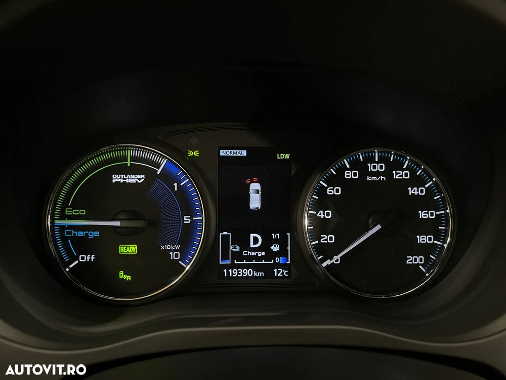 Mitsubishi Outlander 2.4 4WD Plug-In Hybrid Diamant - 32
