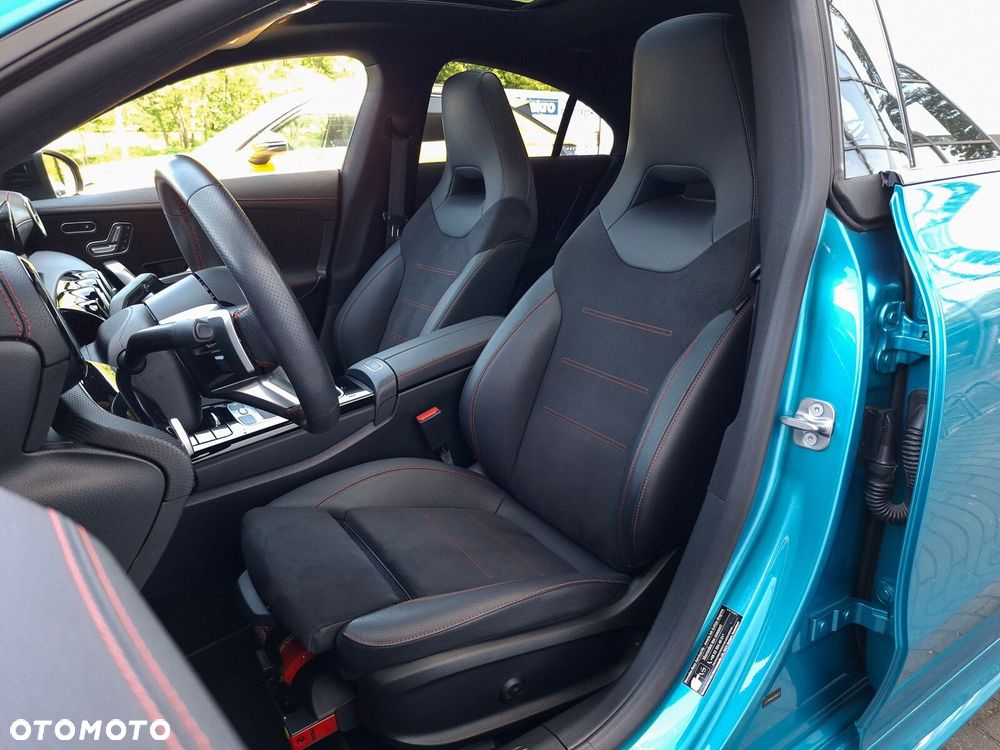Mercedes-Benz CLA - 12