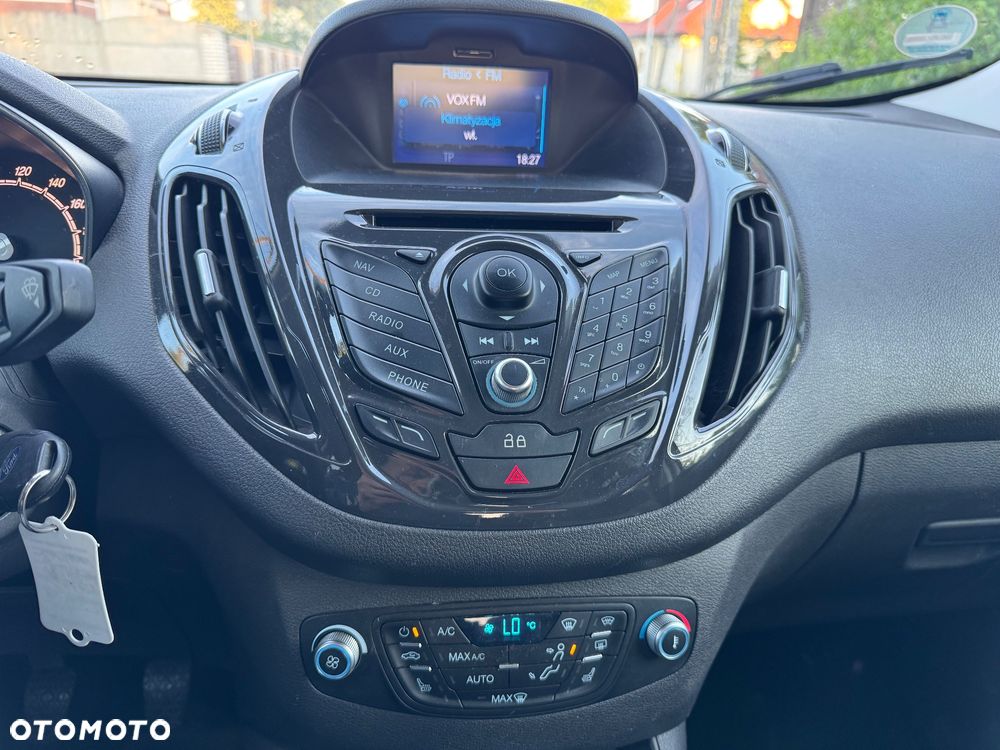 Ford Tourneo Courier 1.0 EcoBoost S&S Titanium - 22