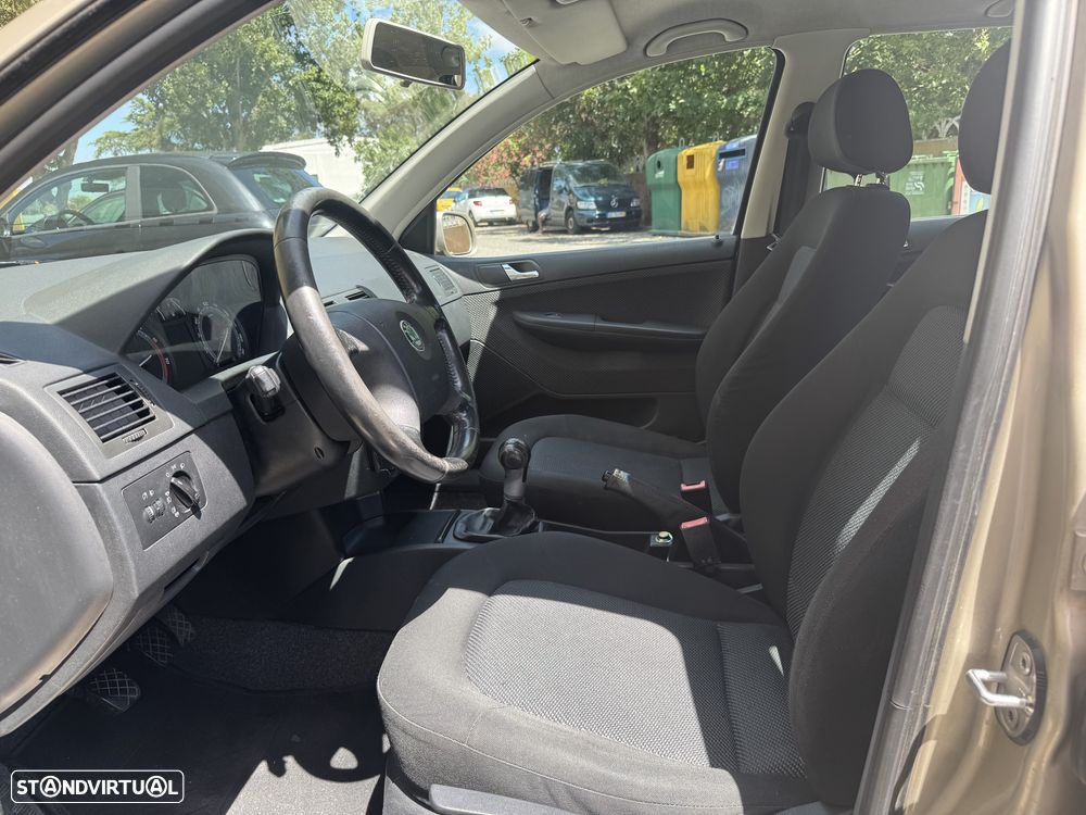 Skoda Fabia Break 1.2 Ambiente - 11