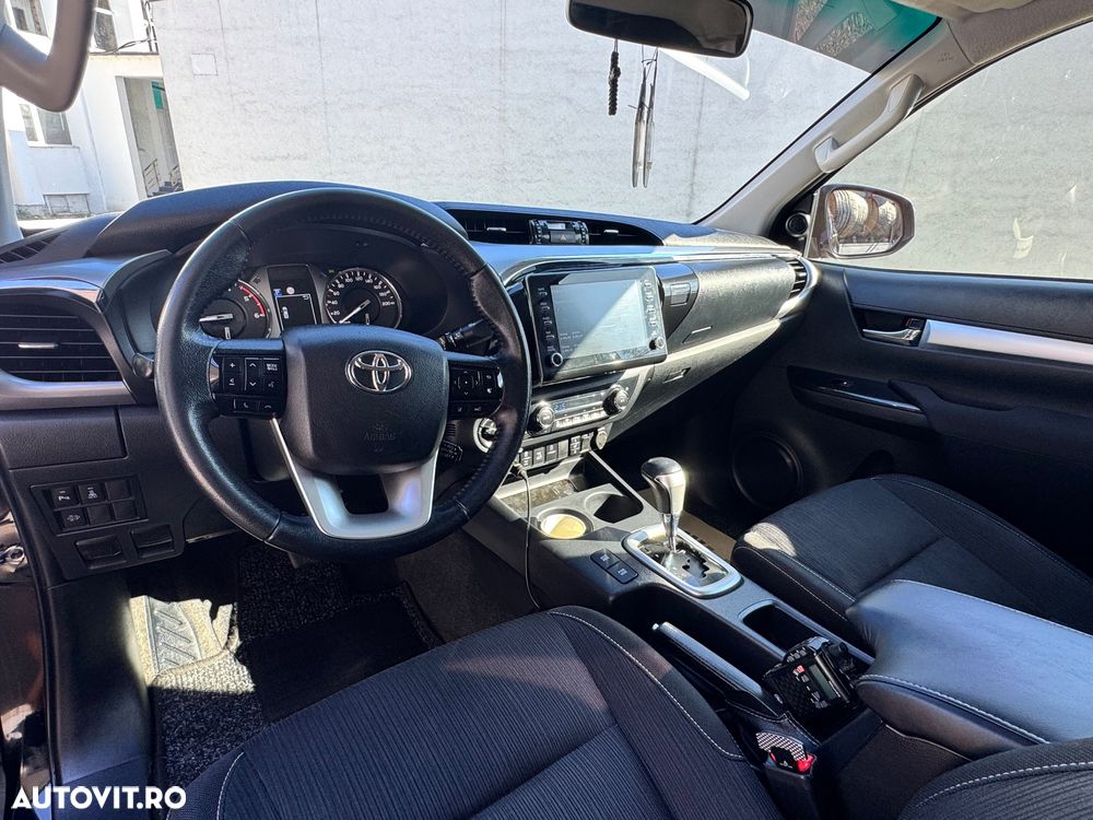 Toyota Hilux 2.8D 204CP 4x4 Double Cab AT Executive - 8
