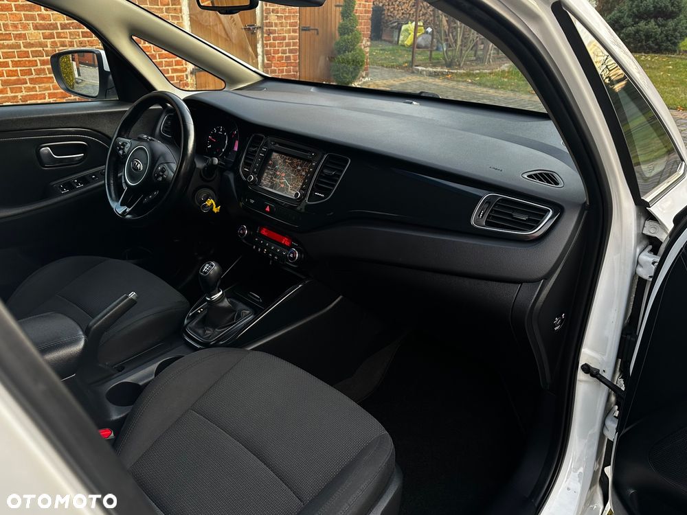 Kia Carens - 20