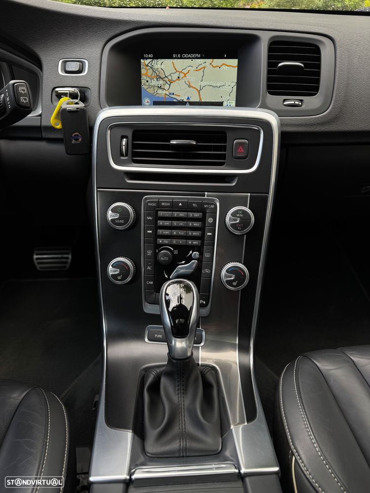 Volvo V60 D6 Twin Engine Geartronic RDesign - 16