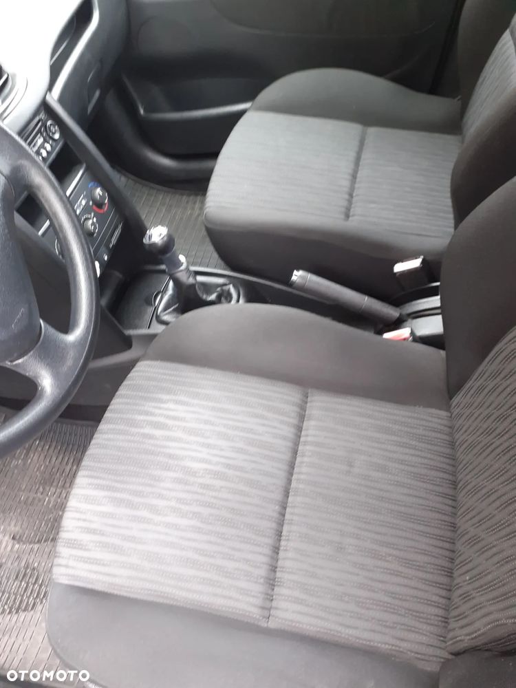 Peugeot 207 - 6