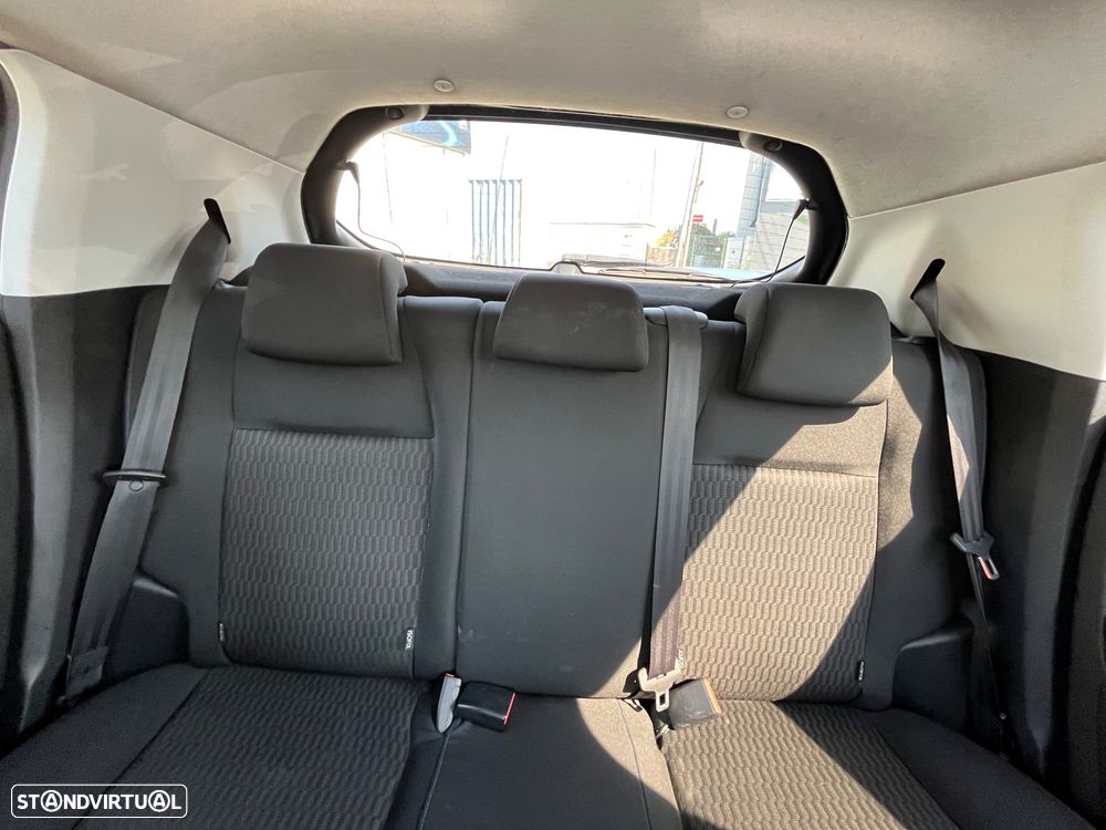 Peugeot 208 1.2 PureTech Signature - 39