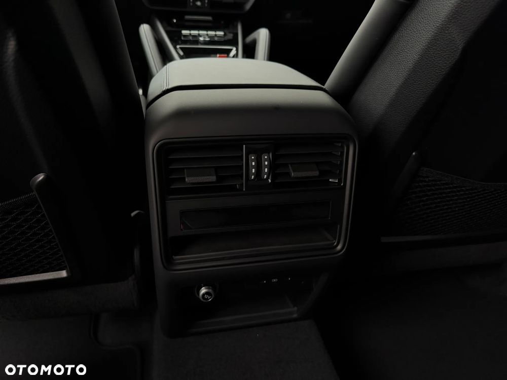 Porsche Cayenne - 26