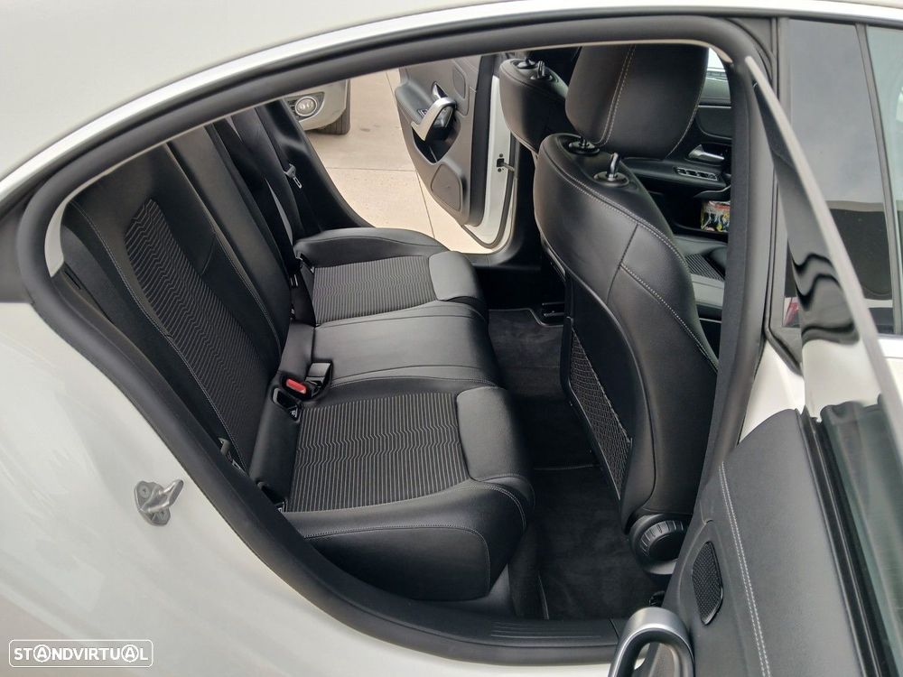 Mercedes-Benz CLA 250 e 8G-DCT - 12