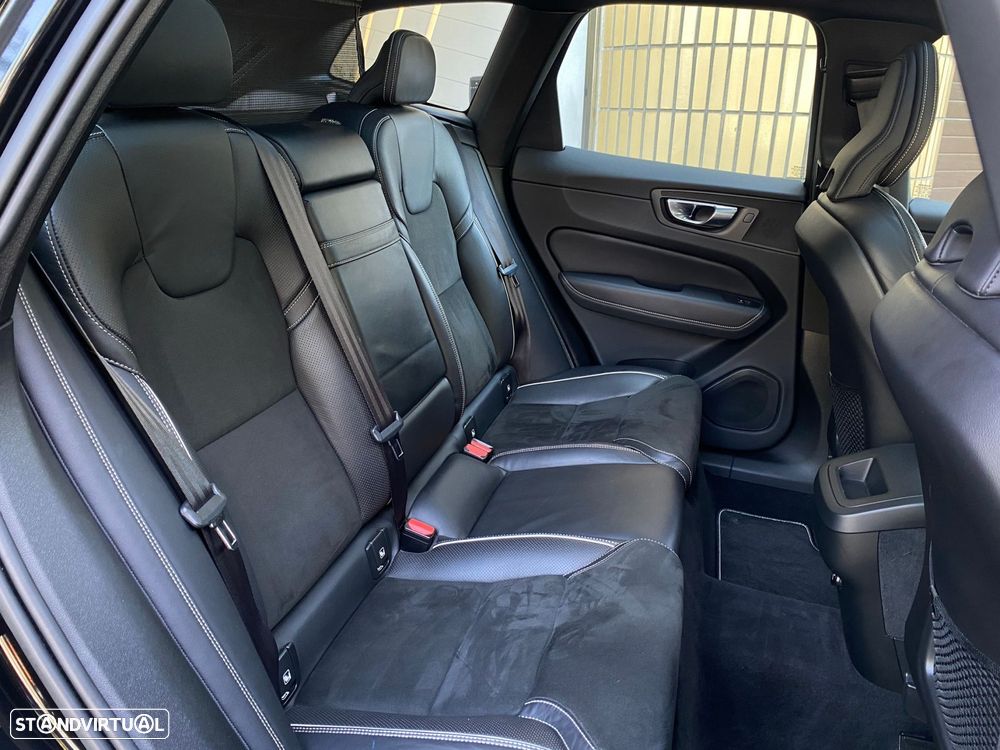 Volvo XC 60 2.0 D4 R-Design AWD Geartronic - 12