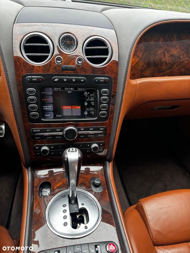 Bentley Continental GT - 13