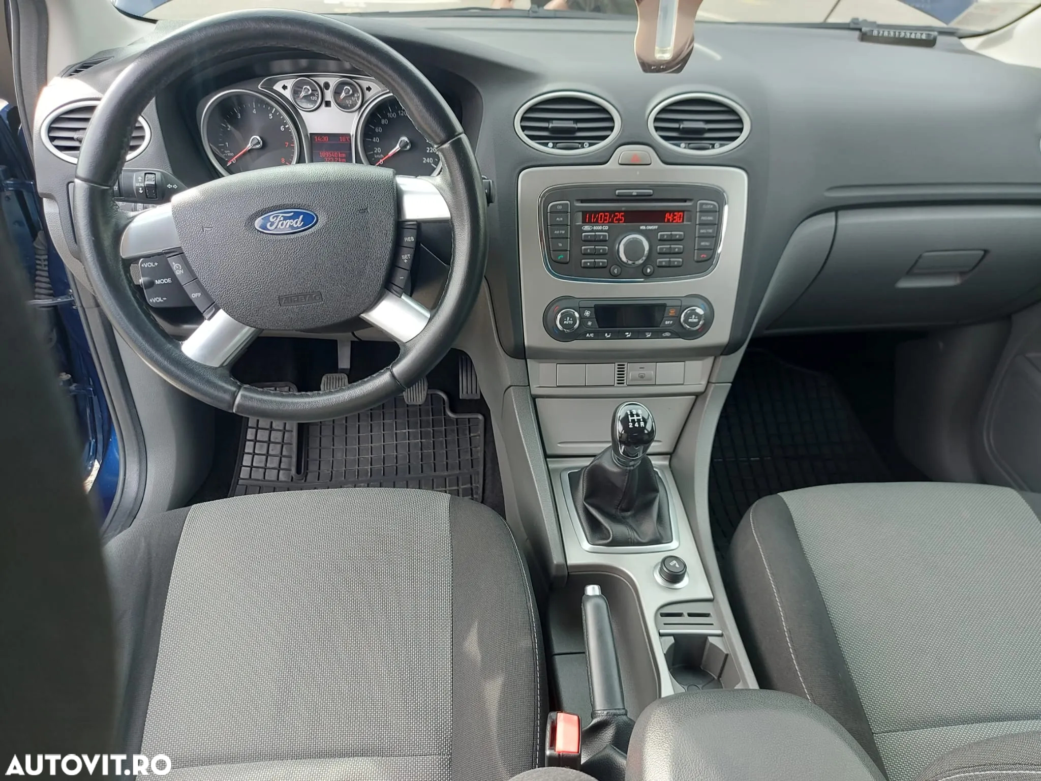 Ford Focus 1.6i Trend - 10